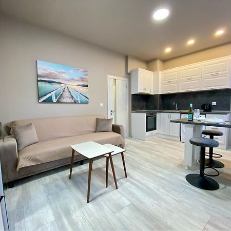 Nj Luxury Rooms And Suites Варна Экстерьер фото